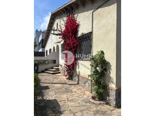 Haus in Centre - Estació. Venta de casa unifamiliar con jardín en sant cugat del vallès