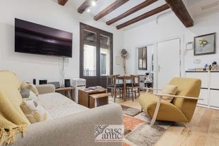 Flat in St. Pere - Sta. Caterina - El Born. Esquinero piso en el corazn del borne.