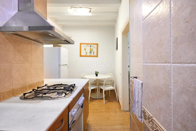 Foto 0706e2e3-7418-464f-94f2-a06034d5ab45. Piso  reformado junto a las ramblas. en Raval Barcelona