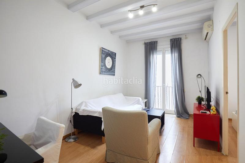 Foto 4298d1fb-4cbf-4f5b-9747-f65d94555818. Piso  reformado junto a las ramblas. en Raval Barcelona