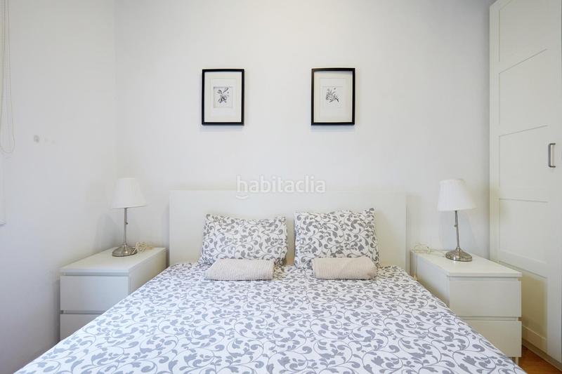 Foto b9beea42-7edd-4d7c-a0ca-a4d8c6641354. Piso  reformado junto a las ramblas. en Raval Barcelona