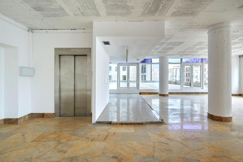 Foto 6e3e07f4-9211-4f4b-a045-3c4a73783b27. Rent office space with heating parking in Gòtic Barcelona