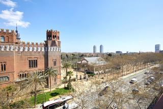 tic a St. Pere - Sta. Caterina - El Born. tico nico en el paseo del borne