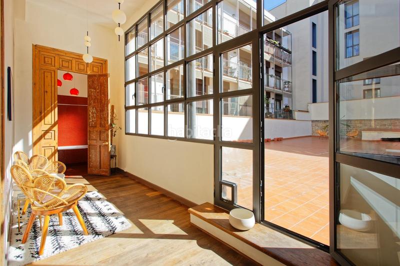 Foto b0933f20-3287-4620-93cd-ea10b093d793. Alquiler piso pieza única en el corazón . en Raval Barcelona
