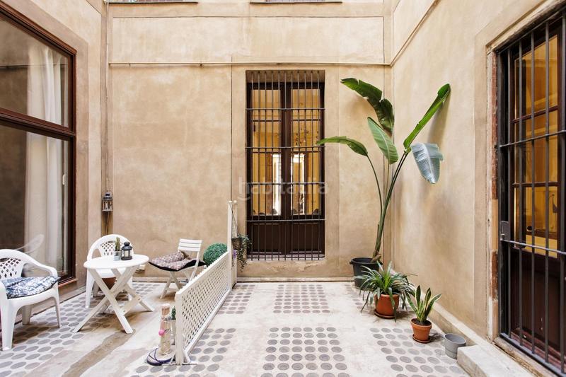 Foto 56d02ffb-cff1-42ef-85f6-846f2415db43. Rent flat with heating in Raval Barcelona