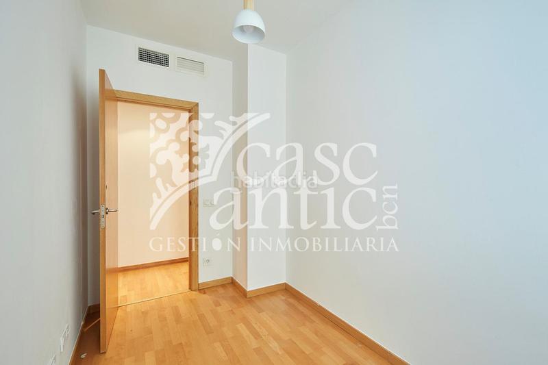 Foto 73014fb4-d1e7-4ed8-ab05-97389b0f455a. Piso espectacular piso esquinero en el Raval, tu nuevo hogar te espera! en Barcelona
