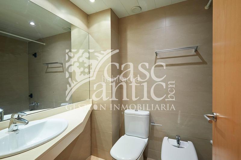 Foto a95baca8-6c7b-444c-8c78-ab700f4f97ff. Piso espectacular piso esquinero en el Raval, tu nuevo hogar te espera! en Barcelona