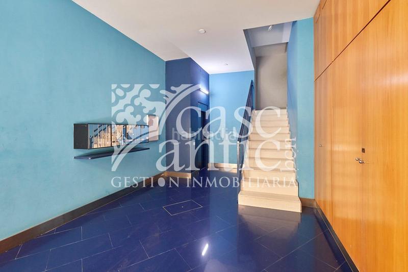 Foto bfaeff37-2c70-4101-ae10-e3ea6c34d76f. Piso espectacular piso esquinero en el Raval, tu nuevo hogar te espera! en Barcelona