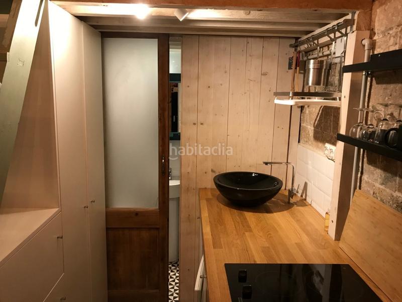 Foto 4a16eb17-0f64-4434-8ab9-456b2473132a. Alquiler estudio moderno estudio reformado de 15 m en ciutat vella en Barcelona