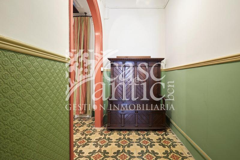 Foto 0d4e99e1-7c3e-4864-99ed-3e7c91c11f91. Alquiler piso precioso piso con terraza en Sant Antoni en Barcelona