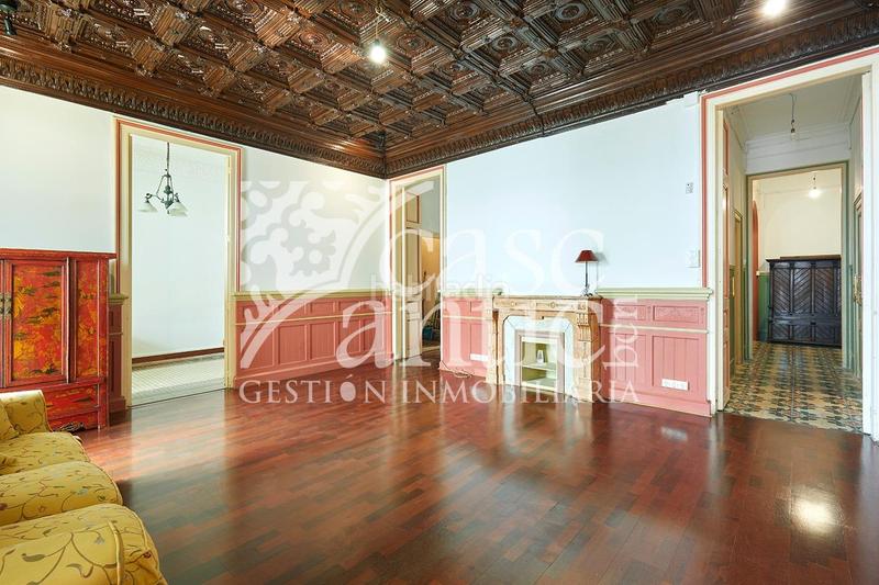 Foto 1574b08b-6e4f-4a87-872d-5eb15954a49b. Alquiler piso precioso piso con terraza en Sant Antoni en Barcelona
