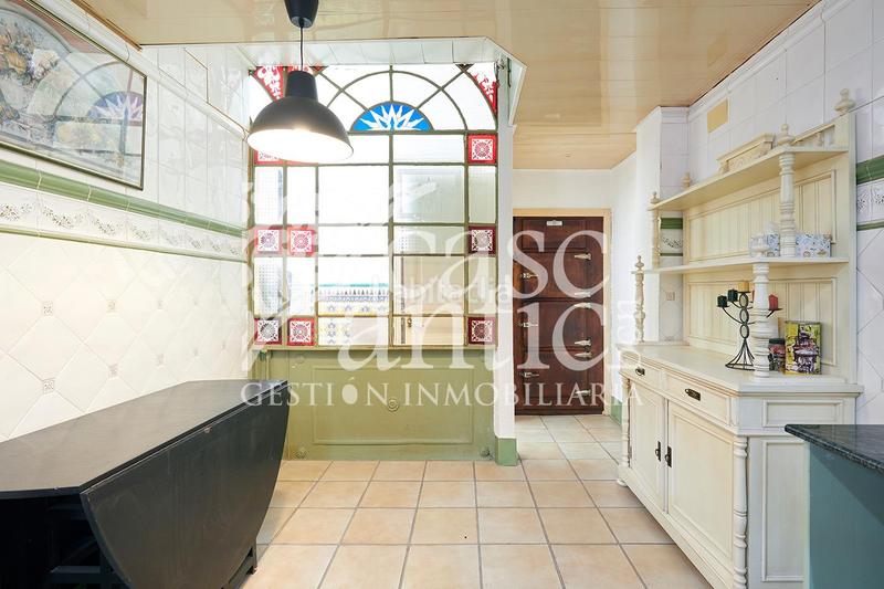 Foto c7dae4e2-1fae-47a0-b2e0-ad2f719f4776. Alquiler piso precioso piso con terraza en Sant Antoni en Barcelona