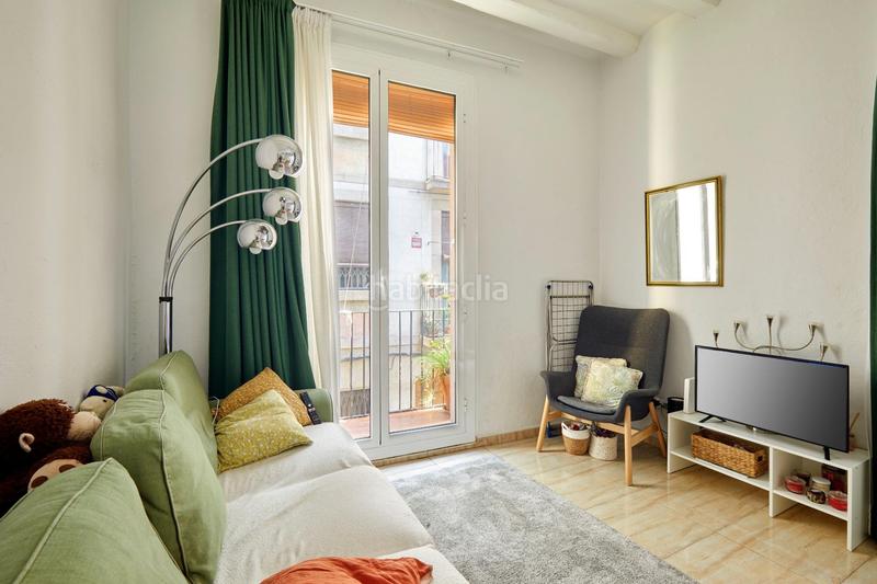 Foto 2f761422-e930-4cba-9710-480d38afb85e. Piso precioso piso esquinero. en Raval Barcelona