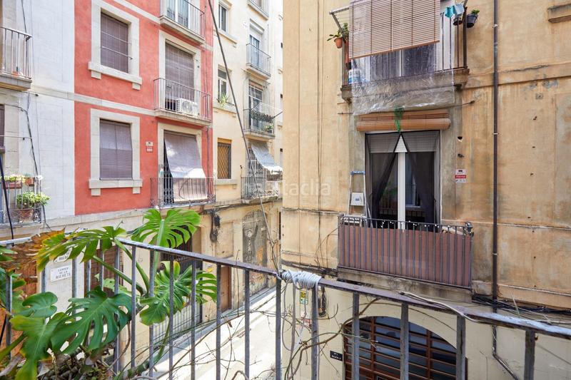 Foto 300286e3-760c-4f5f-acaf-1d0023681a27. Piso precioso piso esquinero. en Raval Barcelona