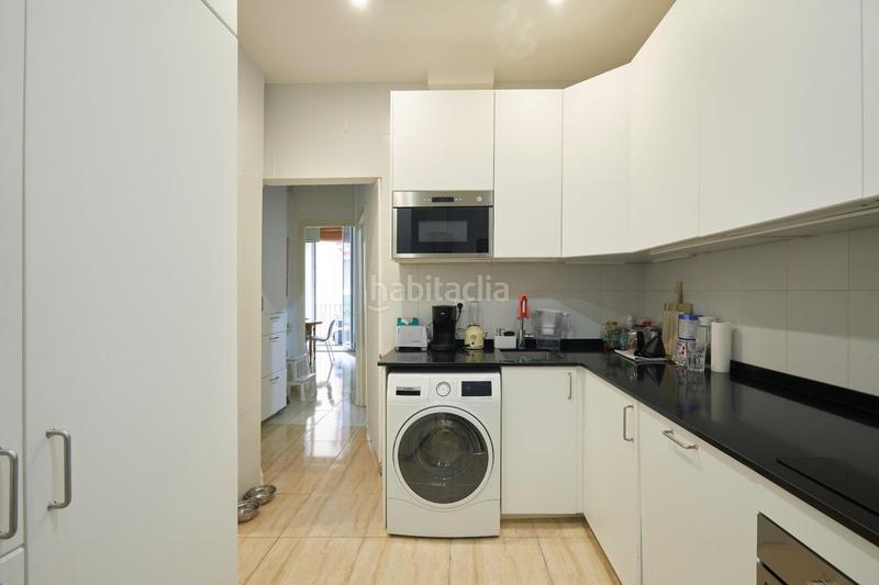 Foto 412d16cf-e1d6-4343-ad98-236c605a97fb. Piso precioso piso esquinero. en Raval Barcelona