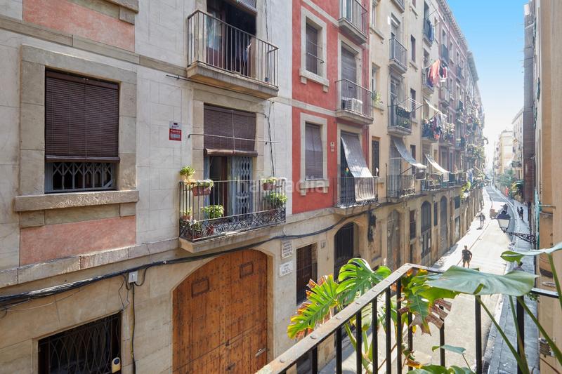 Foto 4dd4a11f-43d8-410d-b857-33236006e9a7. Piso precioso piso esquinero. en Raval Barcelona