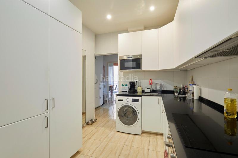 Foto c0de8dfe-44b6-4dd9-9e1f-1785e1803192. Piso precioso piso esquinero. en Raval Barcelona