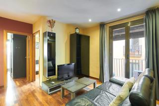 Pis a St. Pere - Sta. Caterina - El Born. Piso esquinero junto al paseo del born.