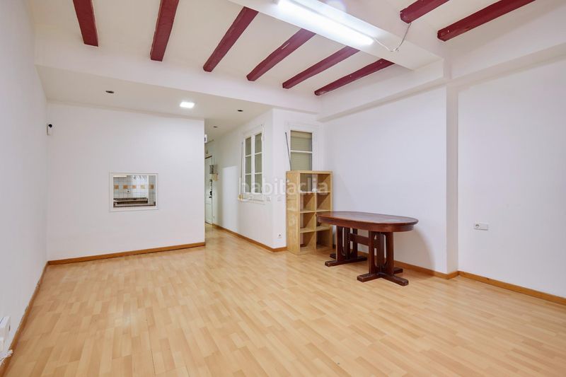 Foto f01d6579-6a47-4a65-b712-79659c1cbcc3. Pis amb calefacció a Raval Barcelona