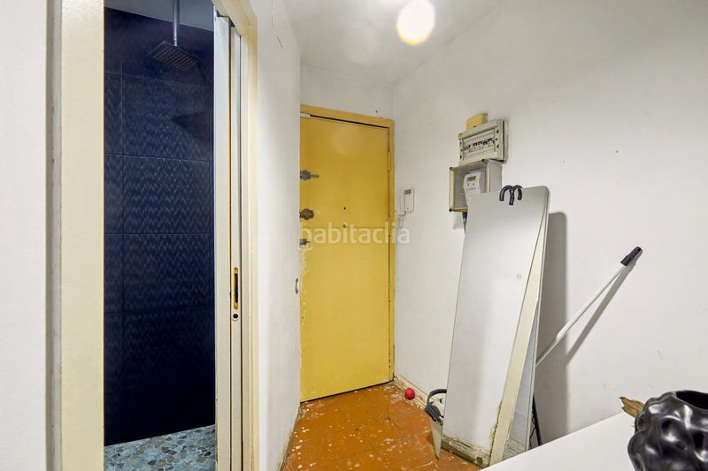 Foto 0408d652-8bca-4197-8e41-ffafe631deca. Pis a Raval Barcelona