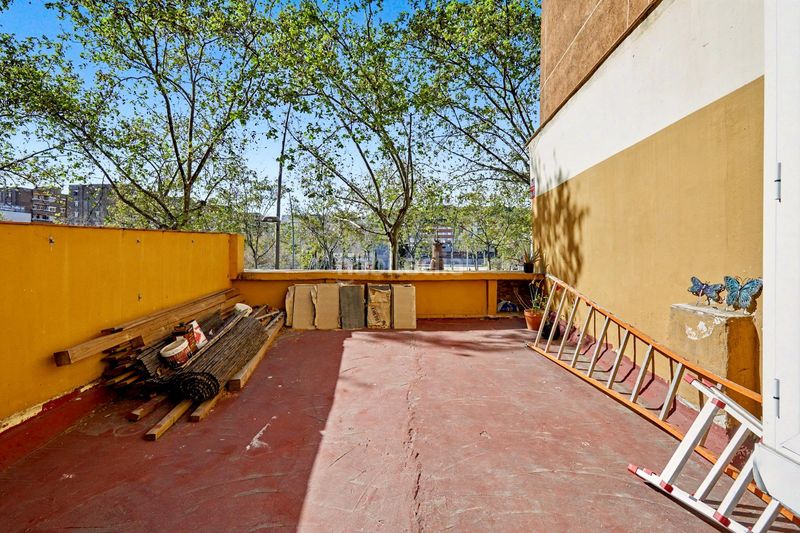 Foto 3372994d-52f7-40e6-9149-28976230bf9c. Pis a Raval Barcelona