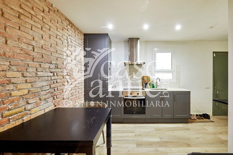 Foto 83dcc07c-16b1-4c78-8fcc-0ed4ffca7cc4. Pis a Raval Barcelona