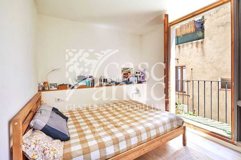 Foto fd59d4bd-511b-4d78-bce5-b28681b85f6b. Pis a Raval Barcelona