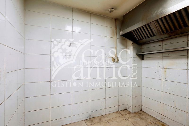 Foto f6d23095-6e66-460d-8a36-518bbb5aa59a. Local comercial a Gòtic Barcelona