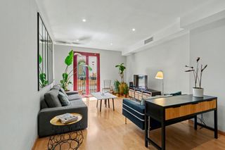 Appartement  Sant pau. Amplio y luminoso piso con ascensor en el raval, barcelona .