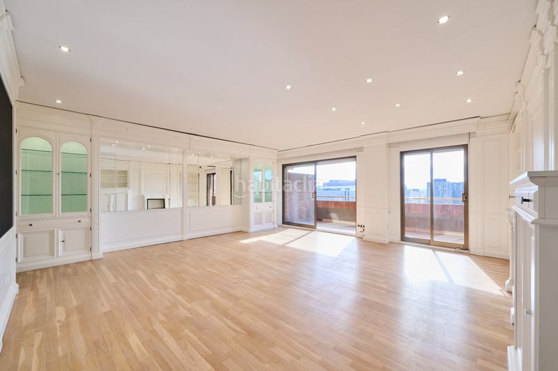 Alquiler Piso  en  Carrer del capità arenas 3. ¡vive en el corazón de barcelona en este exclusivo y luminoso pi