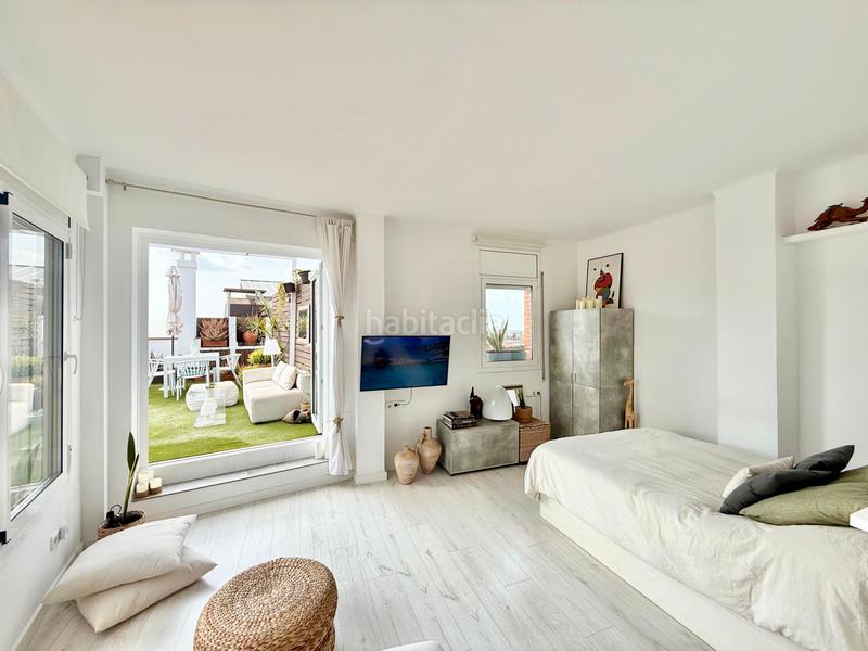 Foto 6d7ea953-b945-461f-aec0-765d2ada20f2. Penthouse in carrer d'homer 63 in Putget - Farró Barcelona