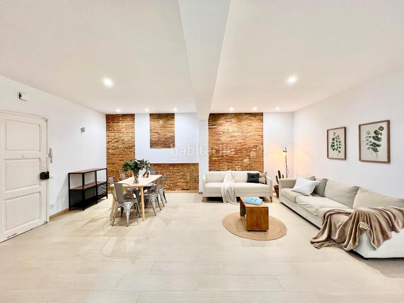 Foto cea93323-9446-4279-a40d-6250e52d0da7. Pis a carrer de vilafranca 26 a Vila de Gràcia Barcelona