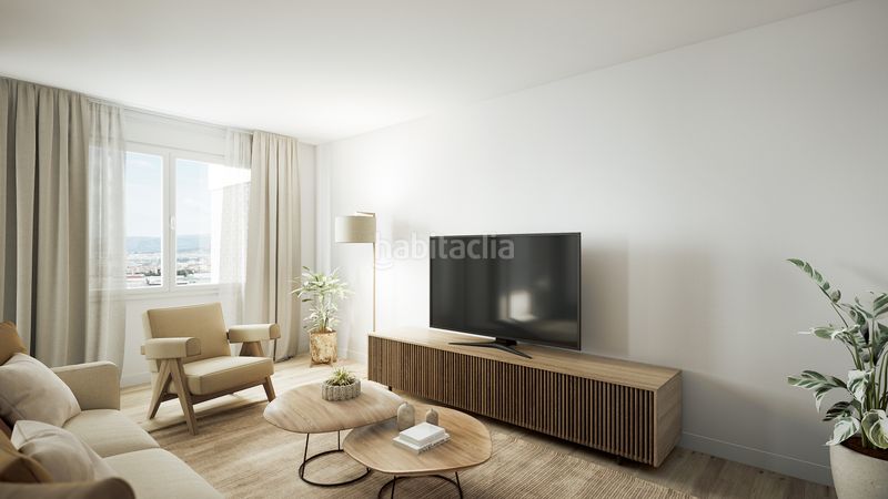 Foto 8b6bbba7-786d-4b7b-89de-40fc4c288ab4. Piso en calle doctor múgica 17 piso completamente a reformar junto al centro en Logroño