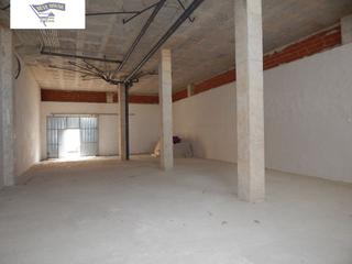 Lloguer Local Comercial a El Llombo. Local comercial en alquiler