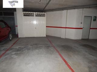 Aparcament cotxe a Centro. Se vende plaza de garaje amplia con trastero en san jose!!!