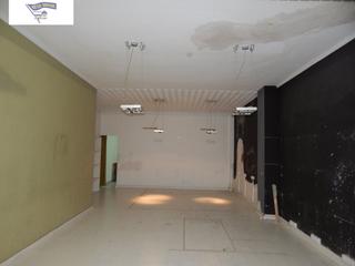 Lloguer Local Comercial a Sant Josep-Zona Hospital. Local comercial planta baja céntrica y de paso