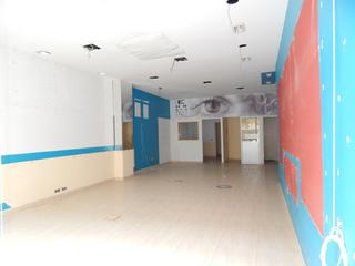 Lloguer Local Comercial a Sant Josep-Zona Hospital. Local comercial en planta baja con muy buena ubicación, en ontin
