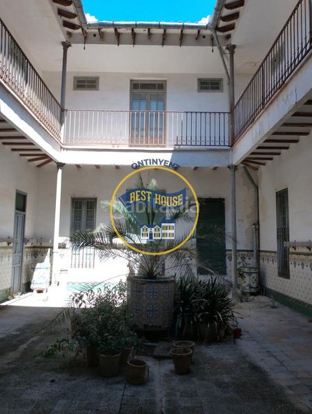 Foto 00edcc85-0481-4e32-9e88-5419b950f843. Haus mit parking in Montaverner