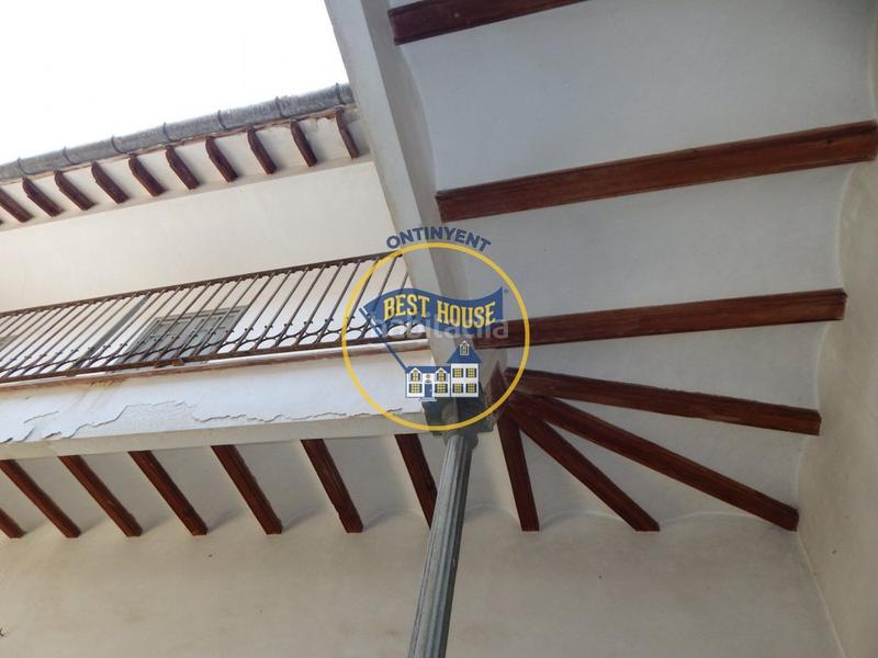 Foto 021c18d1-f6c8-47fd-b3b9-c9701febc227. Haus mit parking in Montaverner