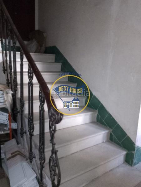 Foto 0a0dfdb5-687f-4ea1-9c92-998b6b188801. Haus mit parking in Montaverner