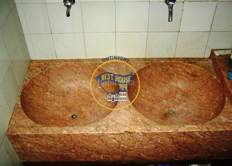 Foto 14bf1117-e78b-40e5-ae4c-110ede021620. Haus mit parking in Montaverner