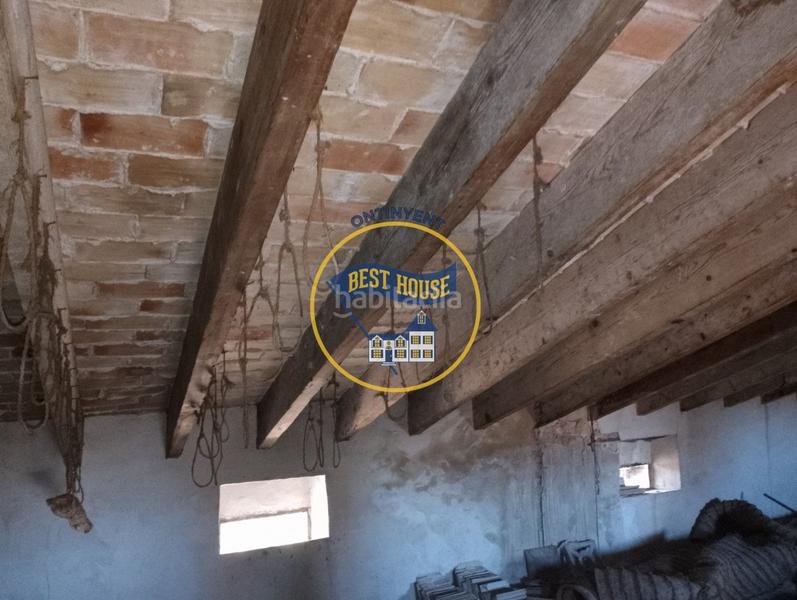 Foto 55a57f2a-2bbe-4b08-b26d-5d5460bf8b3b. Haus mit parking in Montaverner