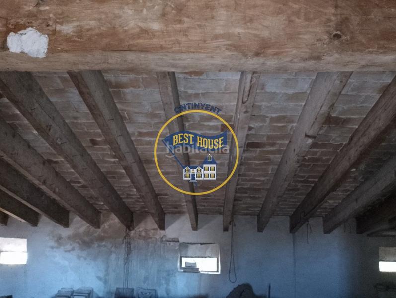 Foto 69bb2fad-73ad-429c-b60b-617fbed76ad7. Haus mit parking in Montaverner