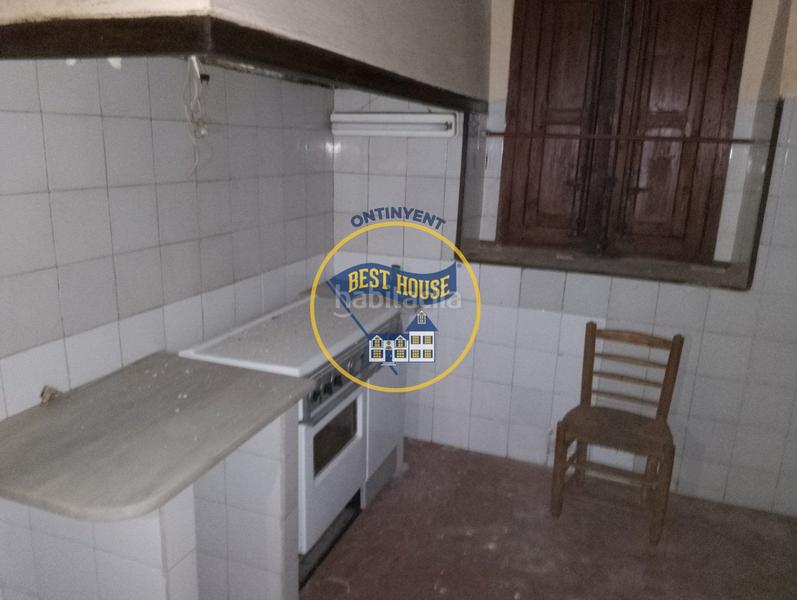 Foto 6c3d096a-cc88-47b6-9898-672076ce7700. Haus mit parking in Montaverner