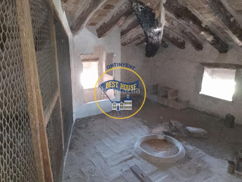 Foto 7e70f877-da07-4829-9a65-1ca197423050. Haus mit parking in Montaverner