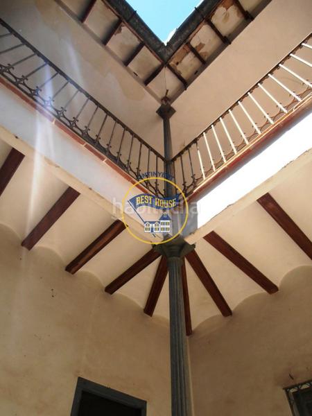 Foto 84dea839-cf5e-4de2-aad9-f6fceacb01ca. Haus mit parking in Montaverner