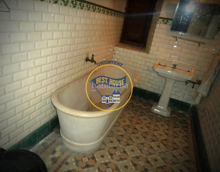 Foto 8e9f0ace-c972-4fe3-9da5-dff323302ec2. Haus mit parking in Montaverner