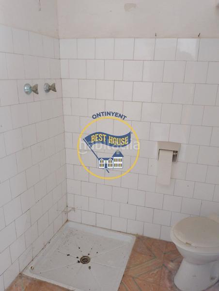 Foto bfec1d39-b125-4276-8b51-37a5492ad437. Haus mit parking in Montaverner