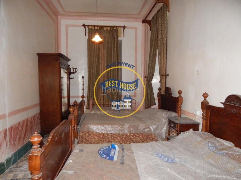 Foto d49bc869-8da9-4281-8635-d278c20c410c. Haus mit parking in Montaverner