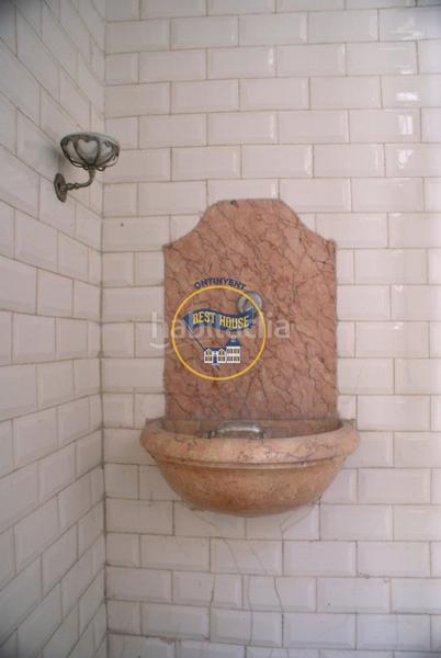 Foto dc7dfe2f-14dc-465b-99a0-1f14c9b9a6f8. Haus mit parking in Montaverner